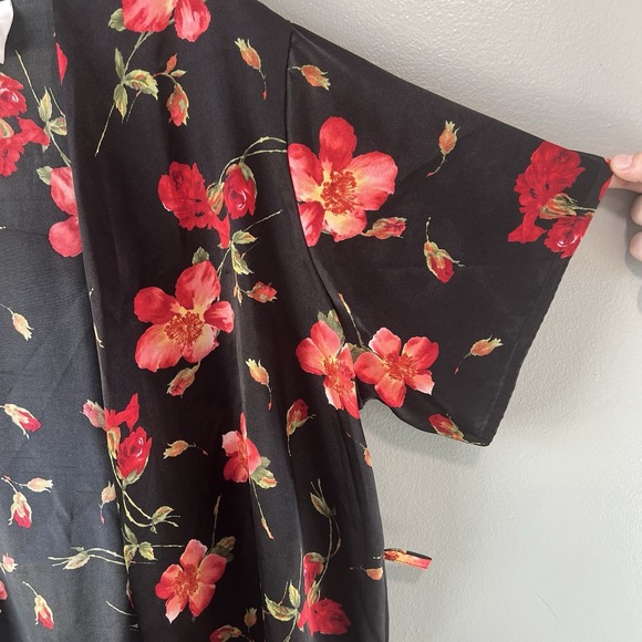 Secret Treasures Satin Robe - Picture 5 of 16